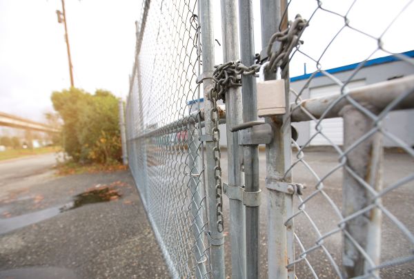 Chain Link Gate Mounting